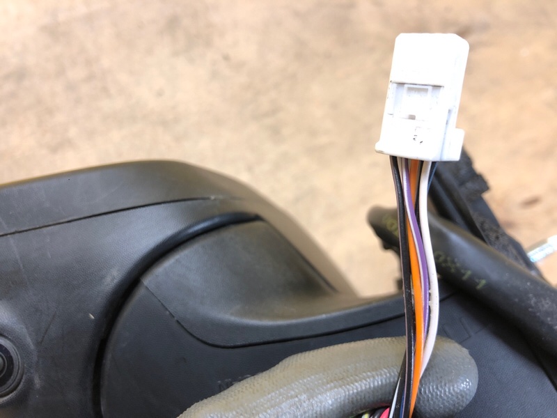 Зеркало левое LEAF 18-