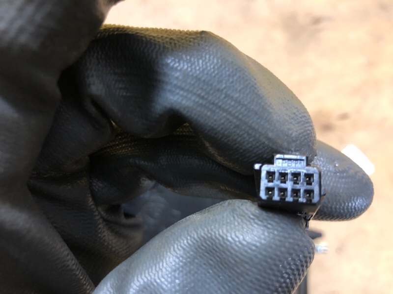 Зеркало левое LEAF 18-