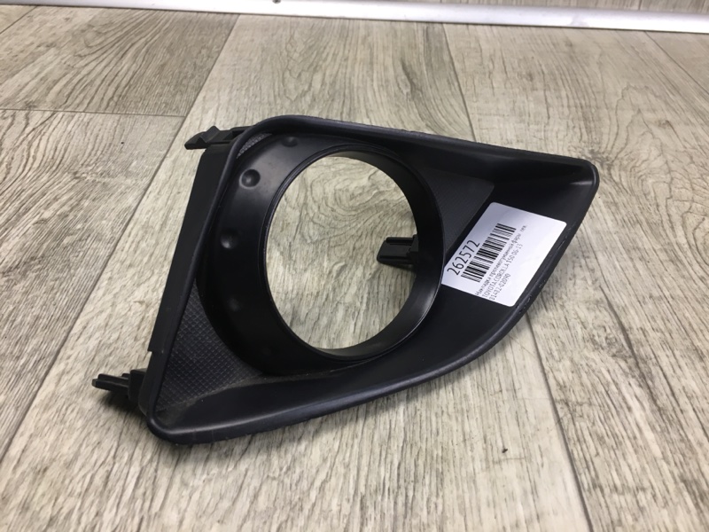 Накладка противотуманной фары левая COROLLA 150 06-13