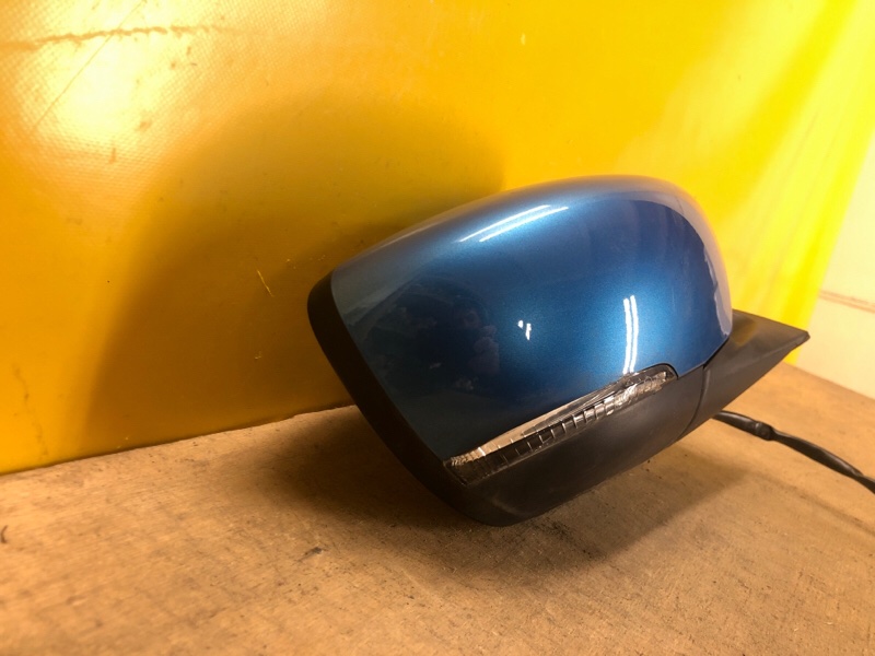 Зеркало правое LEAF 18-