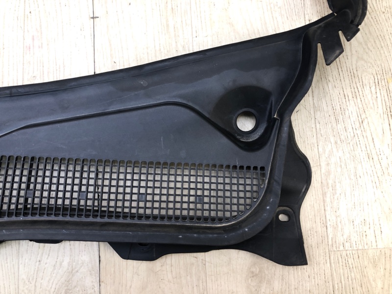 Пластик под лобовое стекло / Жабо TLX 14-17