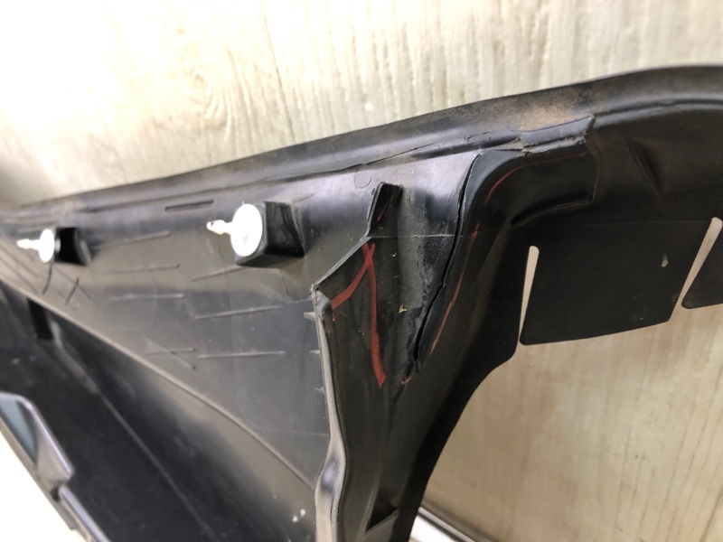 Пластик под лобовое стекло / Жабо TLX 14-17