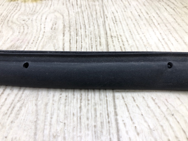 Уплотнитель двери задний правый ESCAPE 12-19