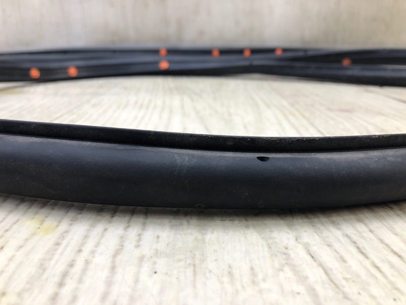 Уплотнитель двери задний левый ESCAPE 12-19