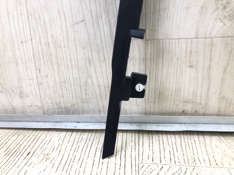 Накладка двери внутренняя задняя правая ESCAPE 12-19