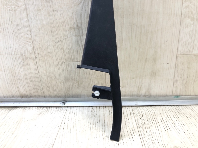 Накладка двери внутренняя задняя правая ESCAPE 12-19