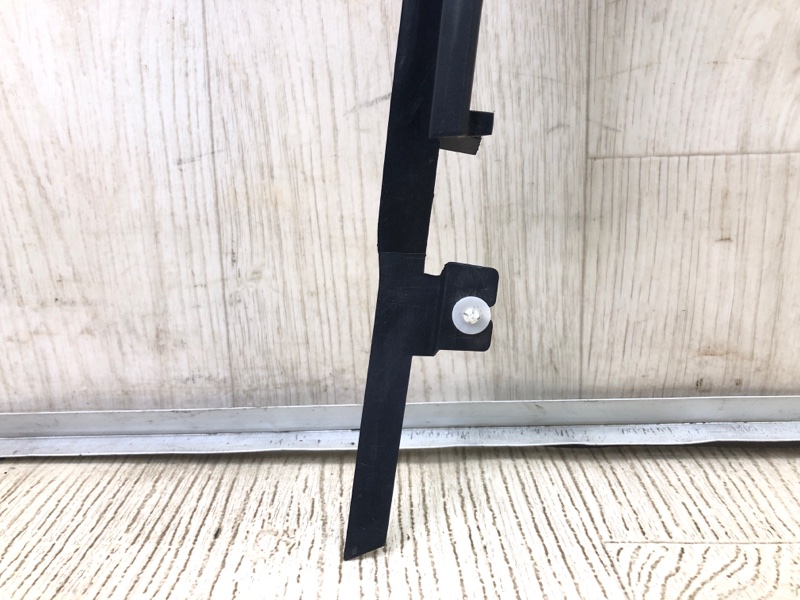 Накладка двери внутренняя задняя левая ESCAPE 12-19