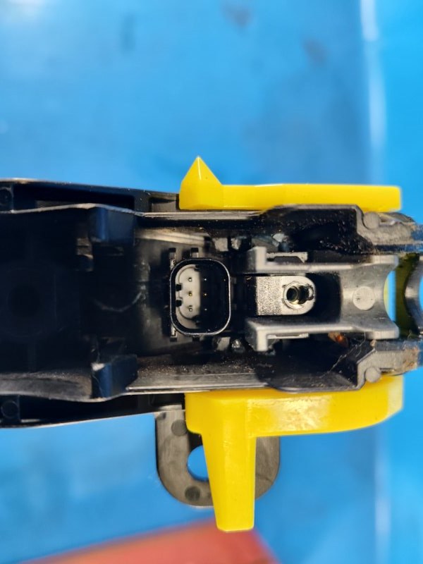 Ручка двери наружная передняя левая TOYOTA PRIUS - 30 09-17 ZVW30 1.8 2ZRFXE Ручка двери наружная передняя левая TOYOTA PRIUS - 30 09-17 ZVW30 1.8 2ZRFXE