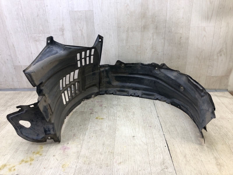 Подкрылок передний правый LEXUS LX570 15-