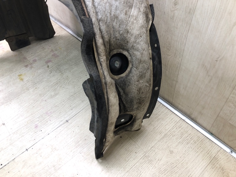 Подкрылок передний правый LX570 15-