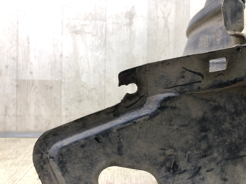 Подкрылок передний правый LX570 15-