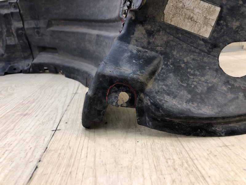 Подкрылок LX570 15-