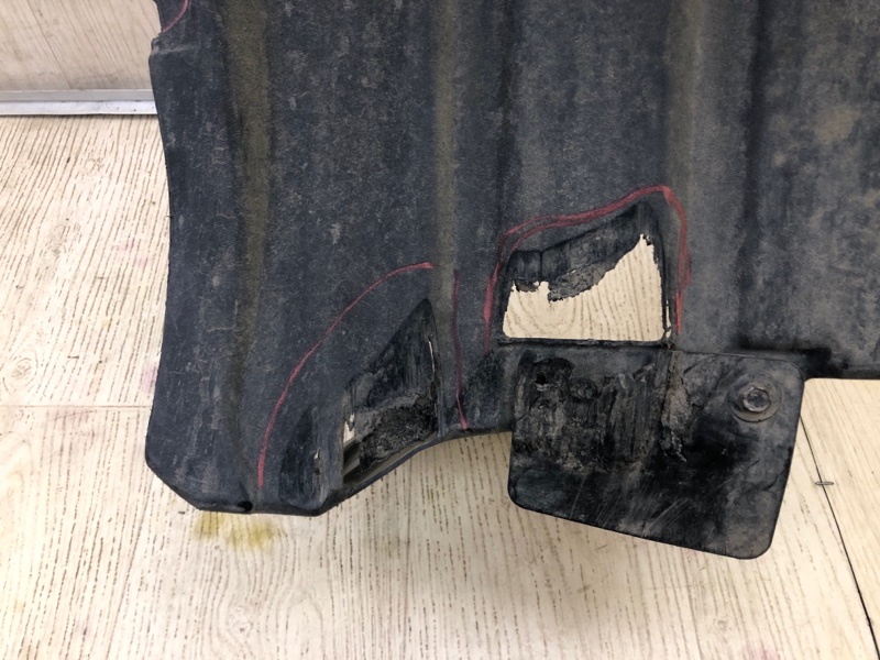 Подкрылок LX570 15-