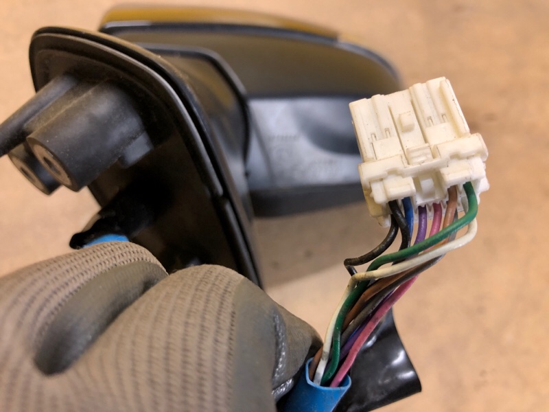 Зеркало левое OUTBACK BS 14-21