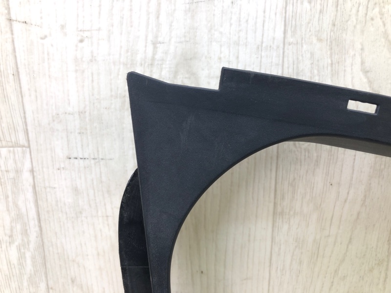 Накладка двери внутренняя передняя правая FOCUS 10-18 2015 CB8 2.0 XQDA