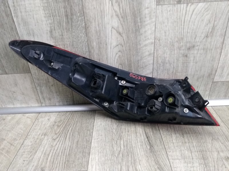 Фонарь наружный правый TOYOTA CAMRY 70 17- Фонарь наружный правый TOYOTA CAMRY 70 17-