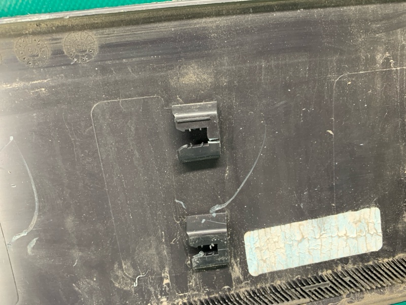 Накладка двери задняя левая CHEROKEE 14- 2019 3.2L 6 Накладка двери задняя левая CHEROKEE 14- 2019 3.2L 6