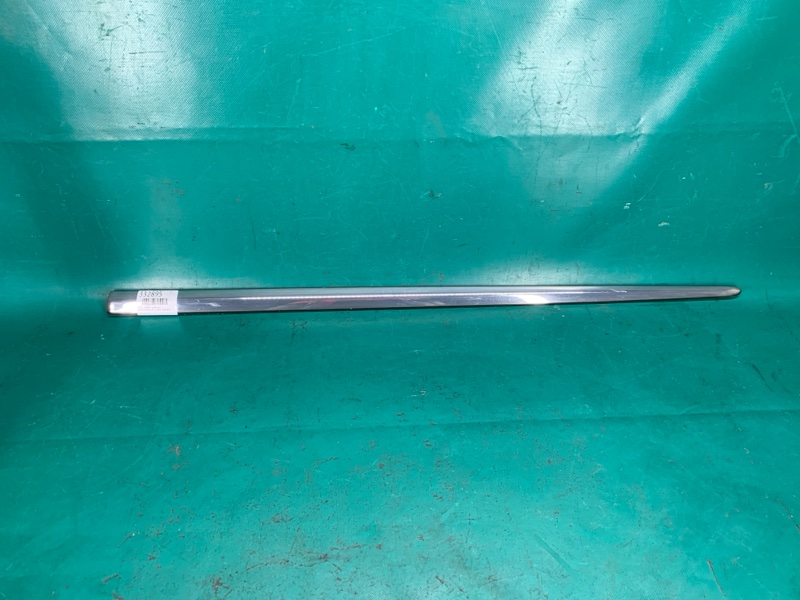 Накладка двери передняя левая SUZUKI KIZASHI 09-14 2013 RE91 J24B 77520-57L02-JEA Б/У