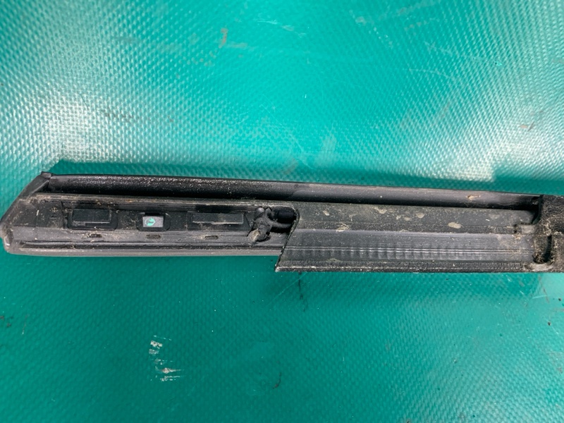 Молдинг двери задний левый FOCUS 10-18 2013 Хетчбек 2.0 C20HDEX