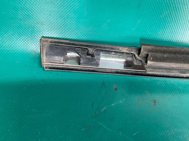 Молдинг двери задний правый MDX (YD2) 06-13 2010 YD2 3.7 J37A1