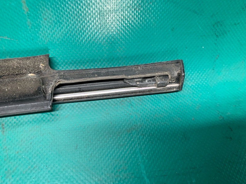 Молдинг двери передний правый COROLLA 120 00-07