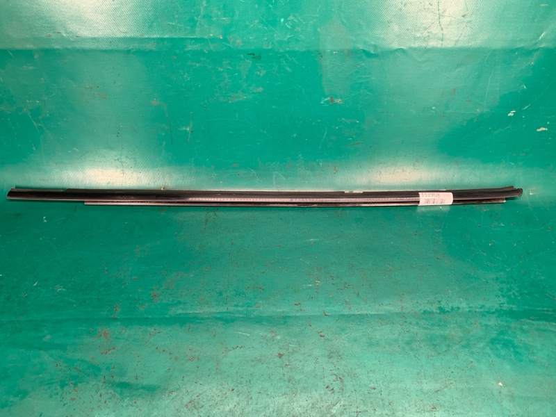 Молдинг двери задний левый SUZUKI KIZASHI 09-14 2013 RE91 J24B 83841-57L00 Б/У
