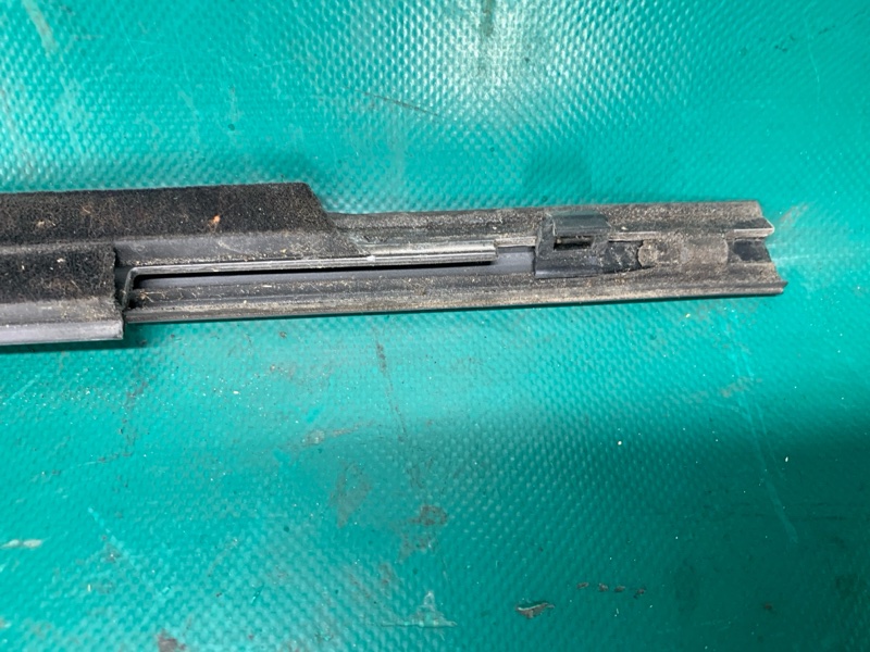 Молдинг двери задний левый KIZASHI 09-14 2013 RE91 J24B