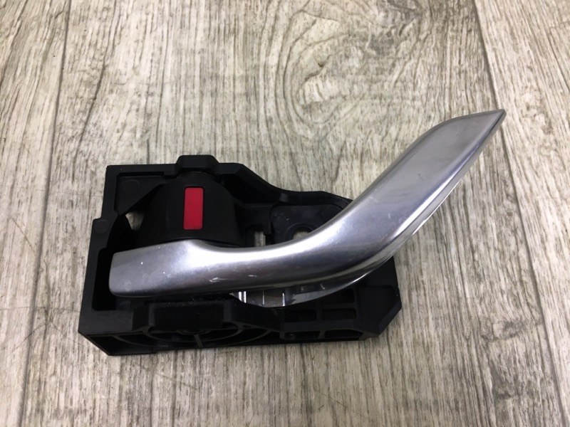 Ручка двери внутренняя левая 6 GJ 12- 2015 GJ 2.5 PYY1 Ручка двери внутренняя левая 6 GJ 12- 2015 GJ 2.5 PYY1