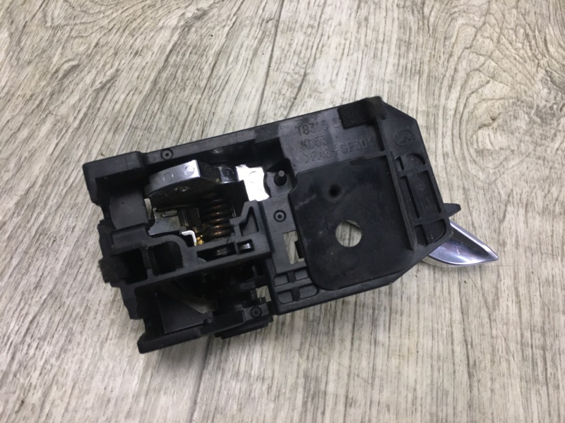 Ручка двери внутренняя левая 6 GJ 12- 2015 GJ 2.5 PYY1 Ручка двери внутренняя левая 6 GJ 12- 2015 GJ 2.5 PYY1