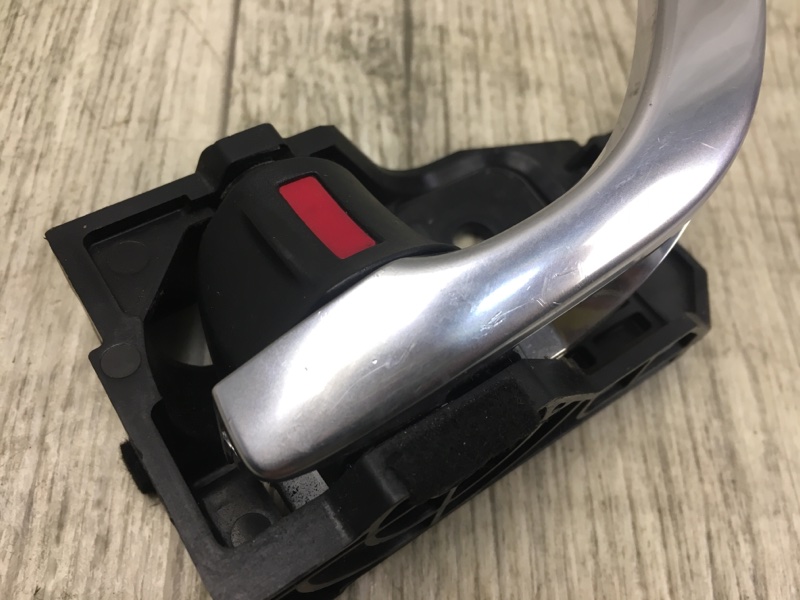 Ручка двери внутренняя левая 6 GJ 12- 2015 GJ 2.5 PYY1 Ручка двери внутренняя левая 6 GJ 12- 2015 GJ 2.5 PYY1