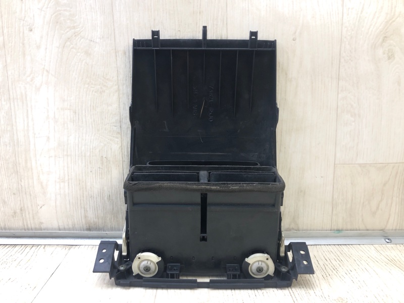 Накладка торпедо центр. GRAND VITARA 05-15 2005 Внедорожник 2.0 J20A