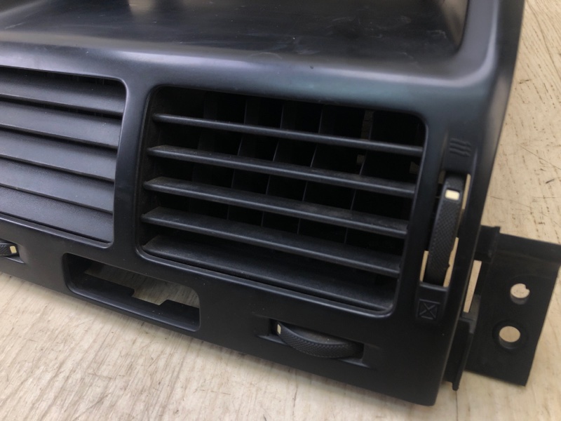 Накладка торпедо центр. GRAND VITARA 05-15 2005 Внедорожник 2.0 J20A