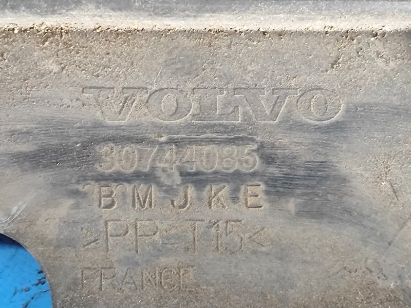 Защита переднего бампера VOLVO XC70 00–07 2.5 B5254T2 Защита переднего бампера VOLVO XC70 00–07 2.5 B5254T2