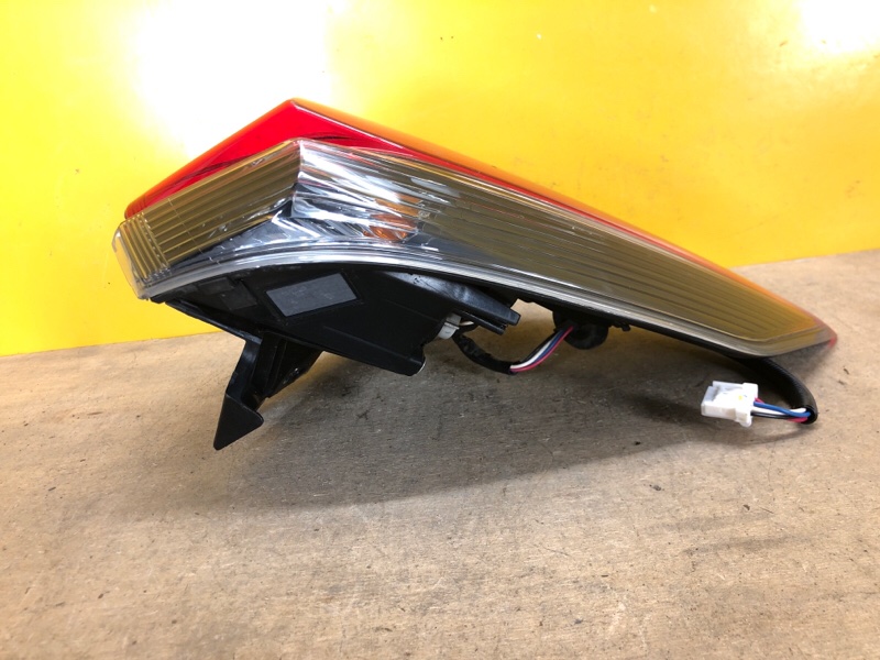 Фонарь наружный правый X-TRAIL/ROGUE T32 13-20 Фонарь наружный правый X-TRAIL/ROGUE T32 13-20