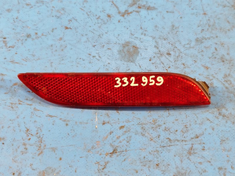 Катафот R правый задний TOYOTA CAMRY 70 17- 8191006070 Б/У