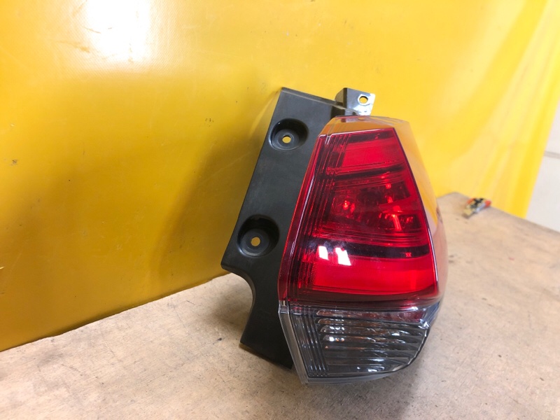 Фонарь наружный правый NISSAN X-TRAIL/ROGUE T32 13-20 Фонарь наружный правый NISSAN X-TRAIL/ROGUE T32 13-20
