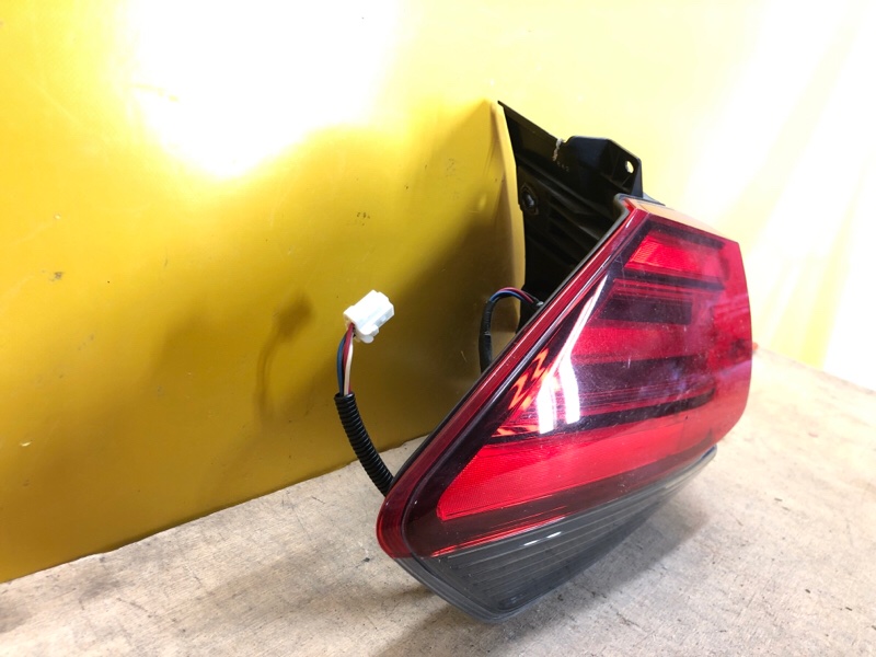 Фонарь наружный левый NISSAN X-TRAIL/ROGUE T32 13-20 Фонарь наружный левый NISSAN X-TRAIL/ROGUE T32 13-20