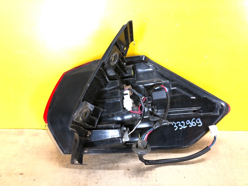 Фонарь наружный левый X-TRAIL/ROGUE T32 13-20 Фонарь наружный левый X-TRAIL/ROGUE T32 13-20