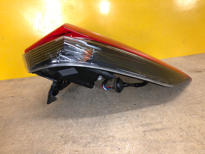 Фонарь наружный правый X-TRAIL/ROGUE T32 13-20 Фонарь наружный правый X-TRAIL/ROGUE T32 13-20