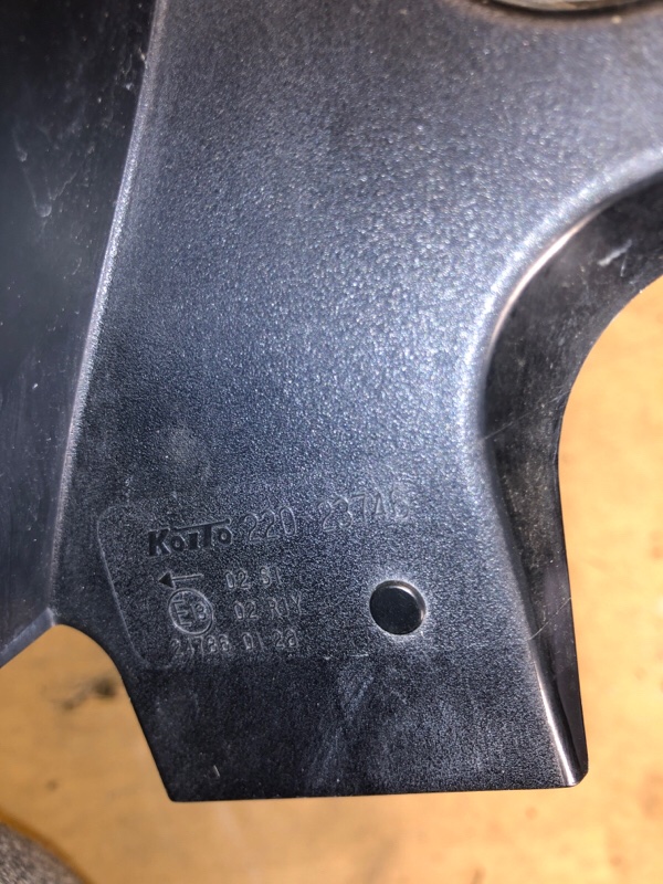 Фонарь наружный левый X-TRAIL/ROGUE T32 13-20 Фонарь наружный левый X-TRAIL/ROGUE T32 13-20