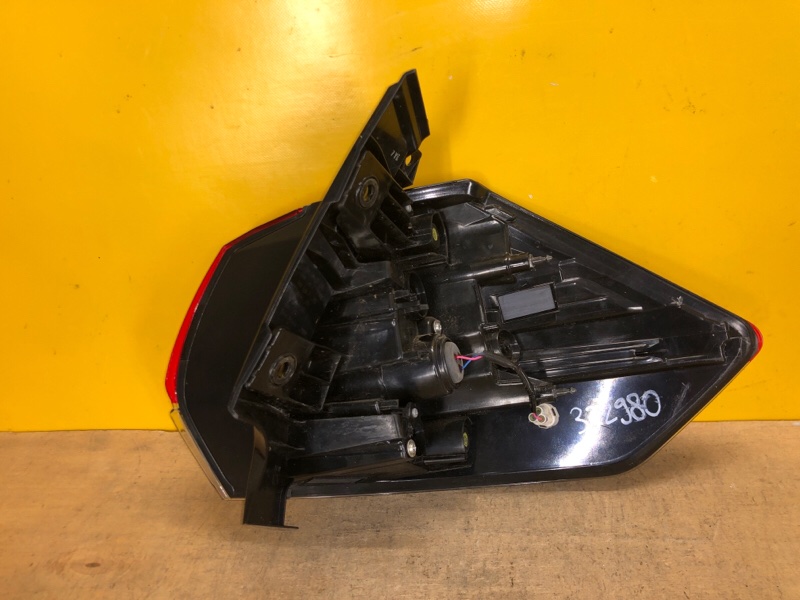 Фонарь наружный левый X-TRAIL/ROGUE T32 13-20 Фонарь наружный левый X-TRAIL/ROGUE T32 13-20