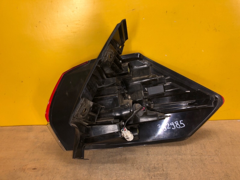 Фонарь наружный левый X-TRAIL/ROGUE T32 13-20 Фонарь наружный левый X-TRAIL/ROGUE T32 13-20