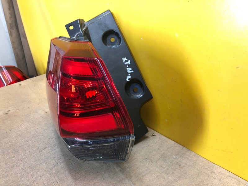 Фонарь наружный левый X-TRAIL/ROGUE T32 13-20 Фонарь наружный левый X-TRAIL/ROGUE T32 13-20