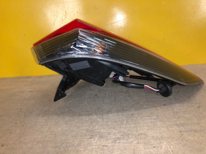 Фонарь наружный правый X-TRAIL/ROGUE T32 13-20 Фонарь наружный правый X-TRAIL/ROGUE T32 13-20