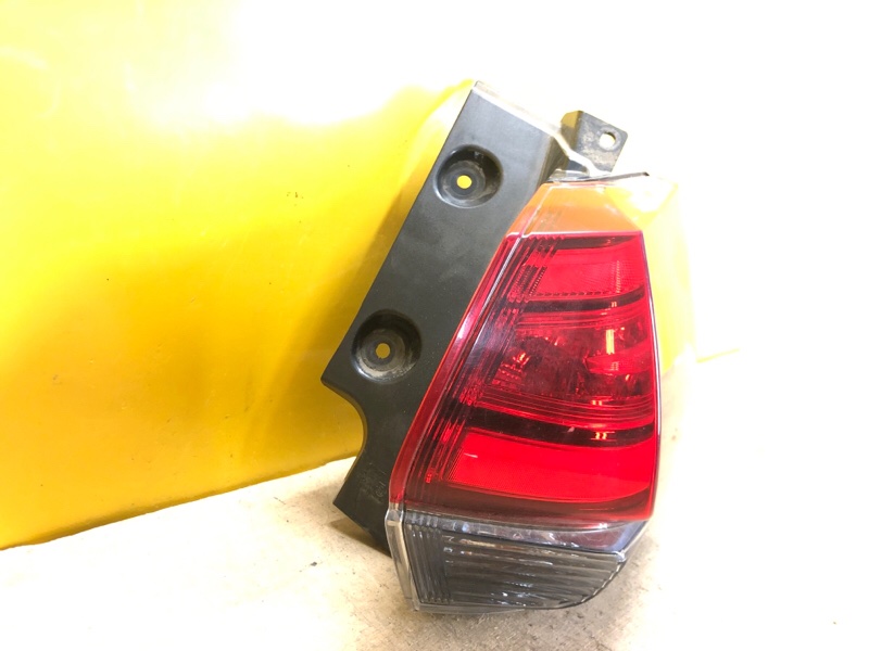 Фонарь наружный правый NISSAN X-TRAIL/ROGUE T32 13-20 Фонарь наружный правый NISSAN X-TRAIL/ROGUE T32 13-20