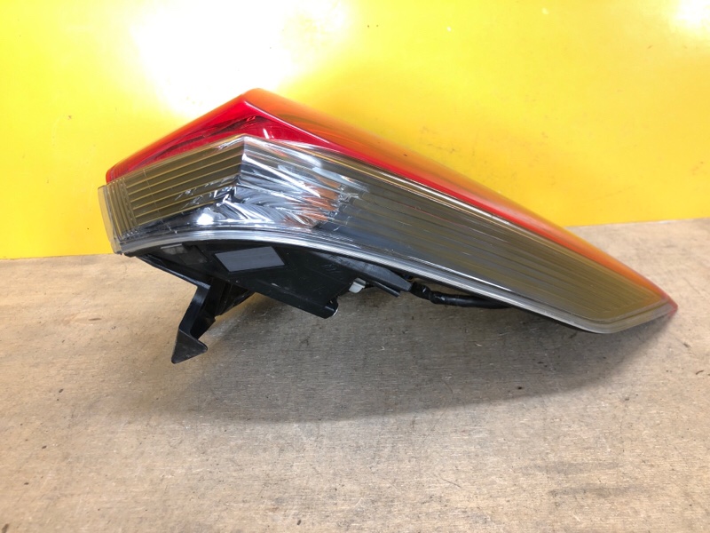 Фонарь наружный правый X-TRAIL/ROGUE T32 13-20 Фонарь наружный правый X-TRAIL/ROGUE T32 13-20