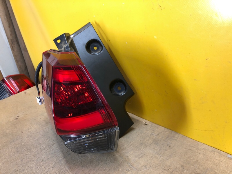 Фонарь наружный левый X-TRAIL/ROGUE T32 13-20 Фонарь наружный левый X-TRAIL/ROGUE T32 13-20