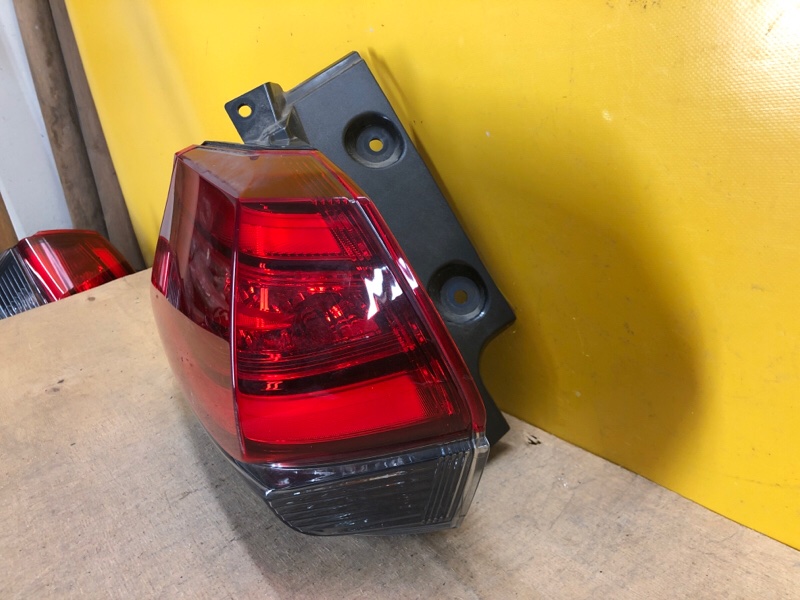 Фонарь наружный левый X-TRAIL/ROGUE T32 13-20 Фонарь наружный левый X-TRAIL/ROGUE T32 13-20