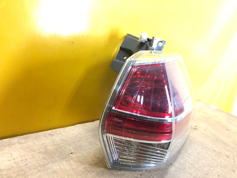 Фонарь наружный правый NISSAN X-TRAIL/ROGUE T32 13-20 Фонарь наружный правый NISSAN X-TRAIL/ROGUE T32 13-20