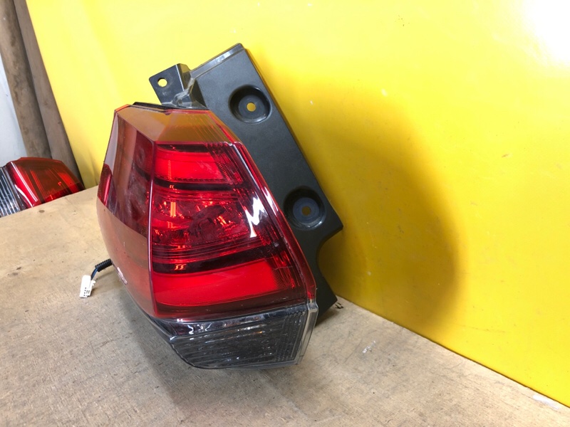 Фонарь наружный левый X-TRAIL/ROGUE T32 13-20 Фонарь наружный левый X-TRAIL/ROGUE T32 13-20